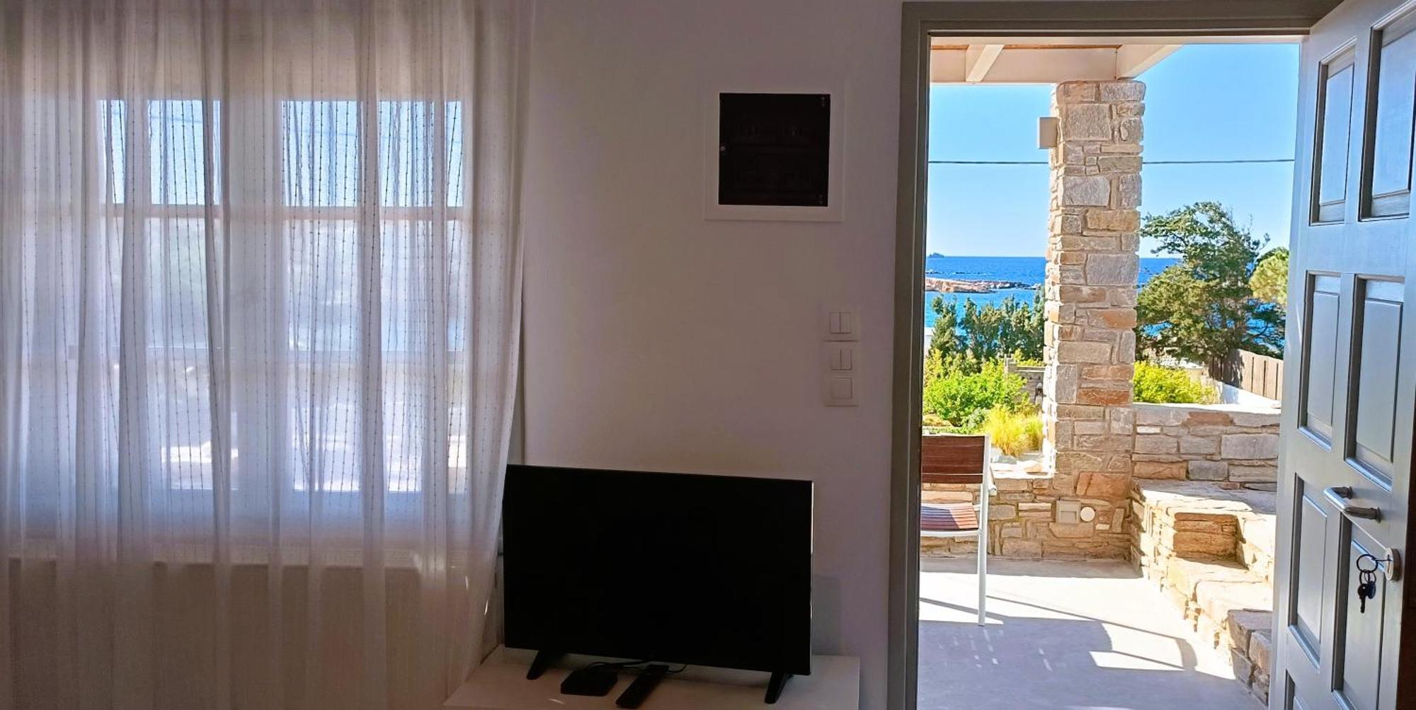 Villa Nesaea Seafront House à Parasporos Extérieur photo